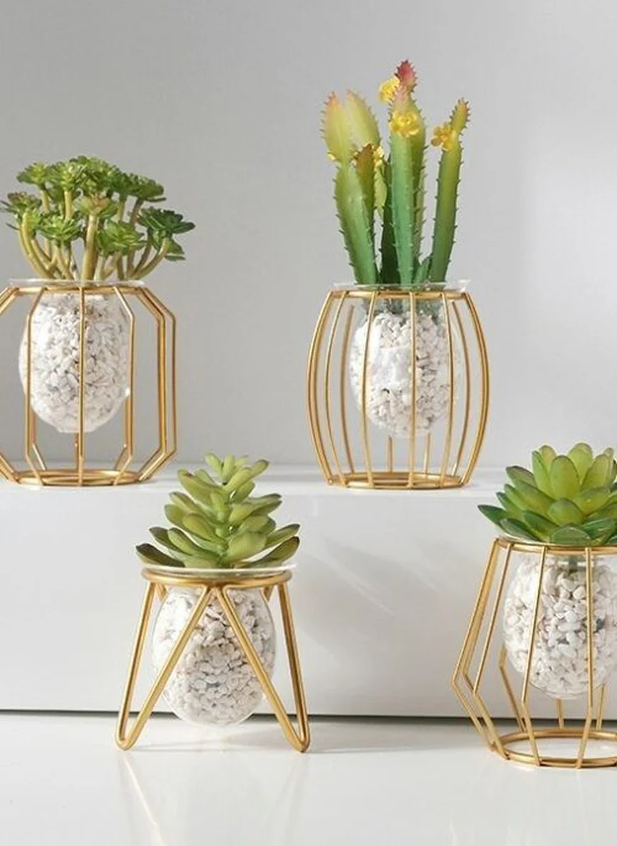 Металеві кашпо в сучасному інтер'єрі