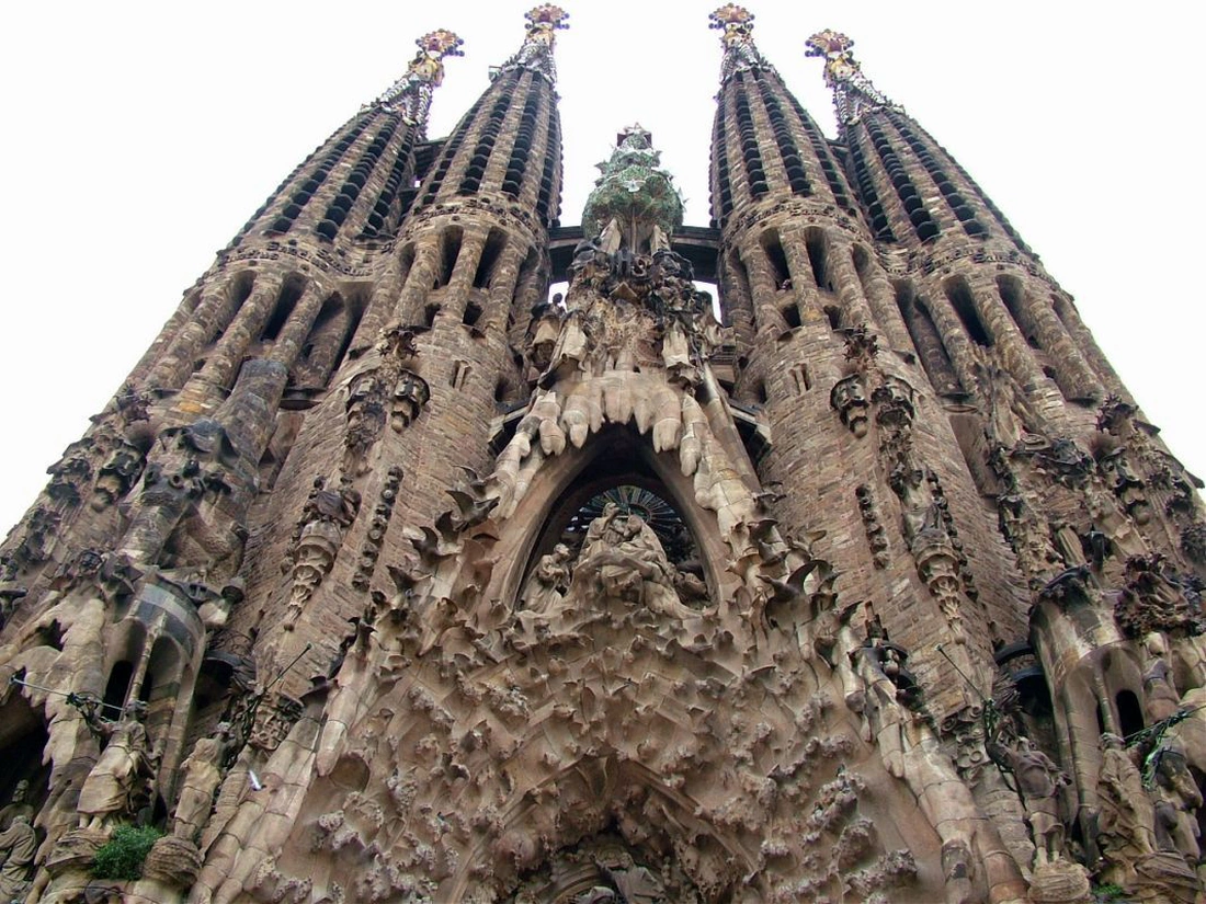 “Temple Expiatori de la Sagrada Família” - «Искупительный храм Святого Семейства»