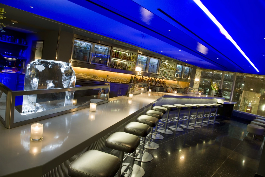 Барная стойка является одним из основных элементов в создании имиджа ресторана, бара, кафе или клуба.