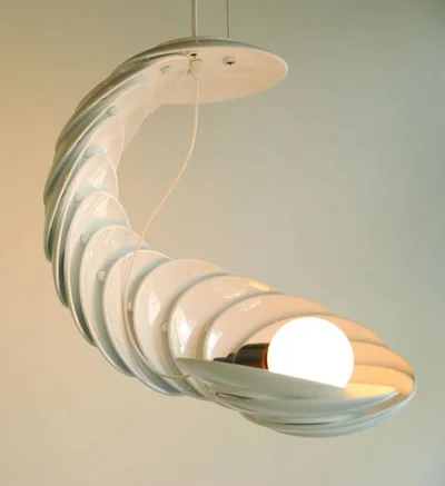 светильник из чайных блюдец