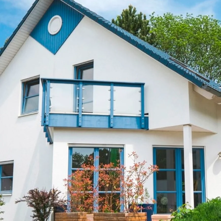 Цветные металлопластиковые конструкции в экстерьере Цветные металлопластиковые конструкции в экстерьере