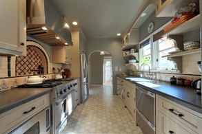 Кухня в марокканском стиле:  яркие орнаменты местных народов и европейские отделочные материалы