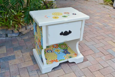 Обновление мебели с помощью краски и обоев