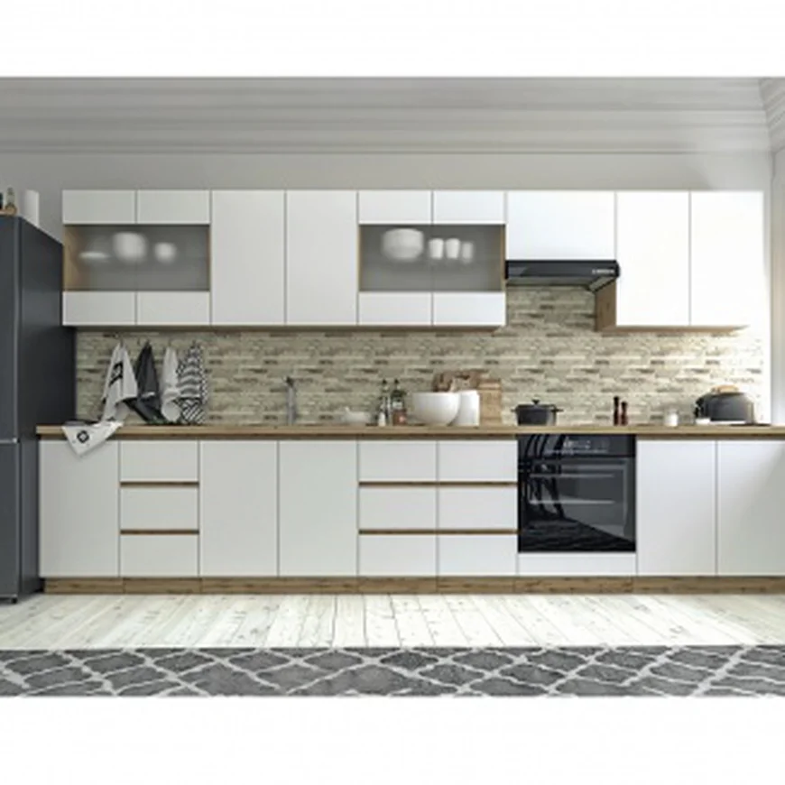 Прямая кухня: белый цвет вне времени