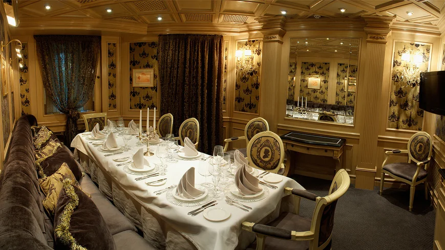 Качество текстиля для штор в ресторане должно быть высоким.