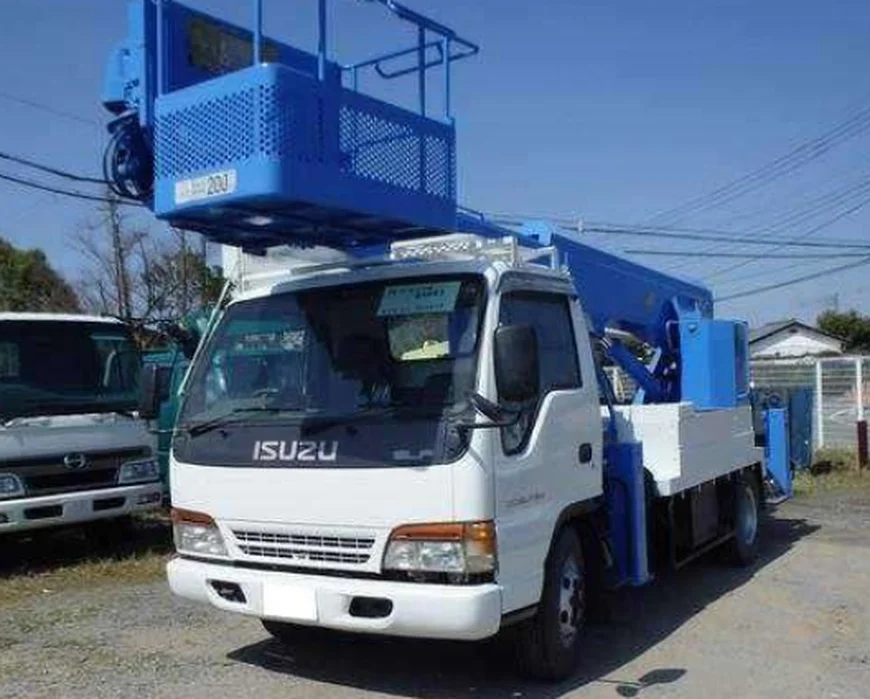 Автовышка ISUZU 16 м. Строительная компания SAMOSVALL Автовышка ISUZU 16 м. Строительная компания SAMOSVALL
