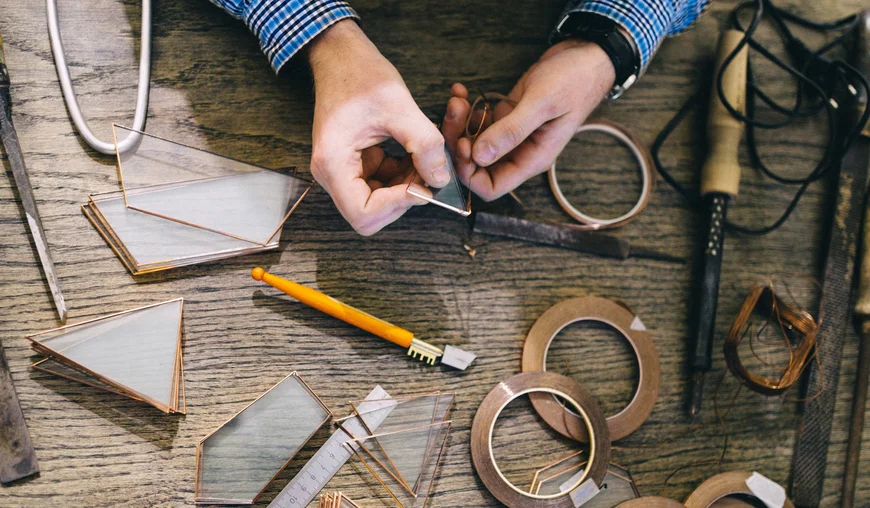 Полностью оберните кромку заготовки фольгой Полностью оберните кромку заготовки фольгой