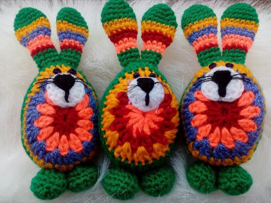 Вязаный пасхальный кролик Вязаный пасхальный кролик