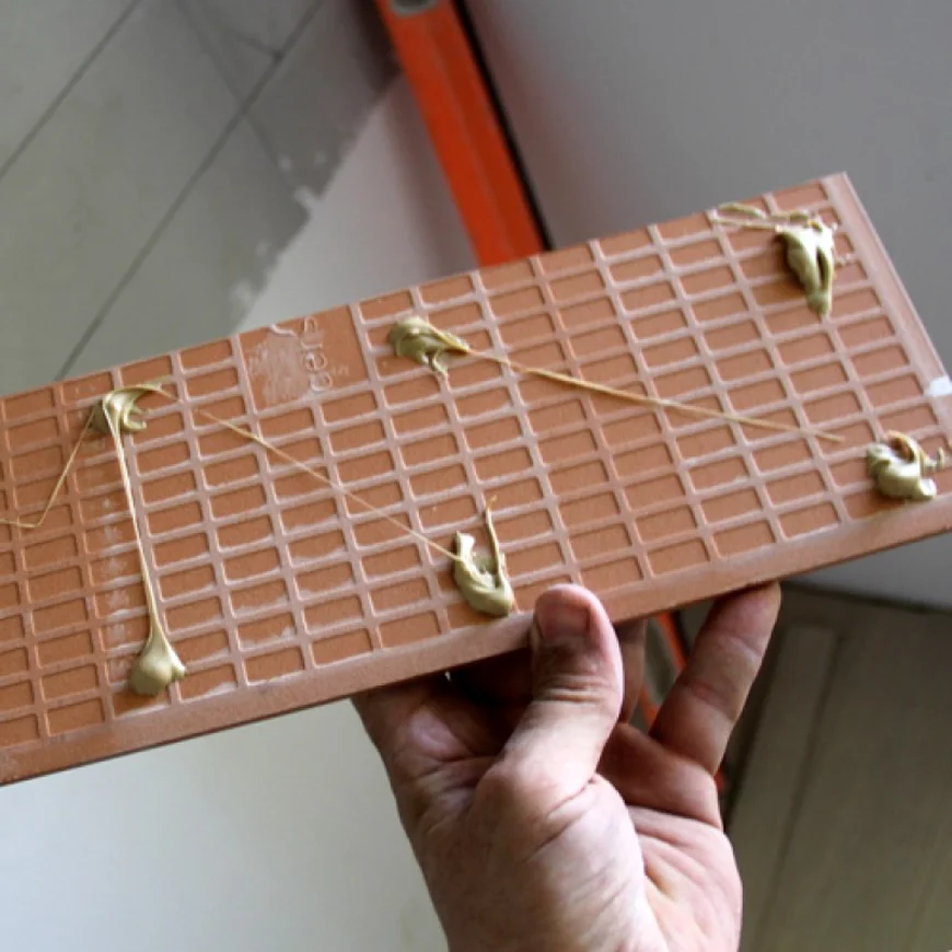 Монтажный клей T-REX ,  SOUDAL. Керамическая плитка