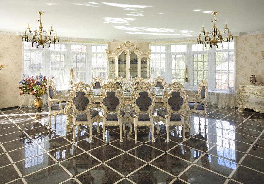 Мраморная плитка контрастных цветов Мраморная плитка контрастных цветов