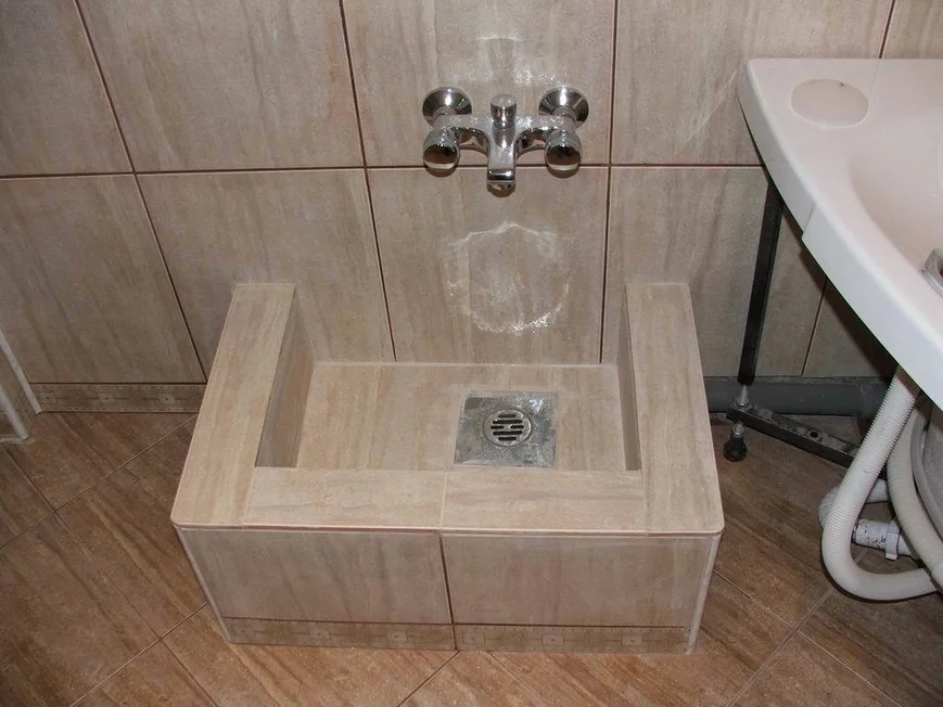 Делая ремонт, соорудите мойку для собаки. Ее создание не трудоемкое и довольно экономичное.