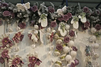 Сделанные вручную, гирлянды становятся произведениями искусства