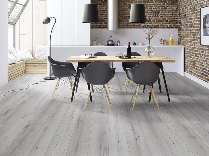 Ламинат в студии