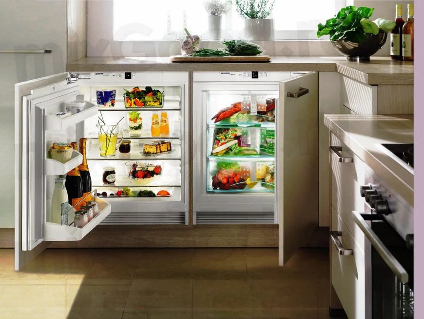 Встроенный холодильник