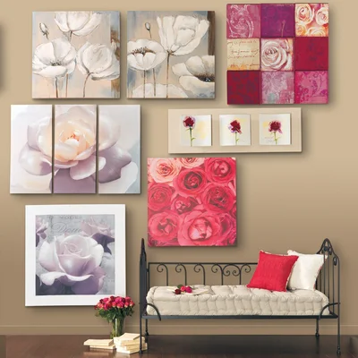 Идея с панно не только заметно украшает интерьер, создает фокусную точку