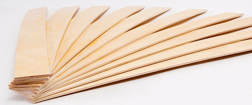 Ламели из ореха и бука дороже, но они долговечные и выдерживают больший вес.