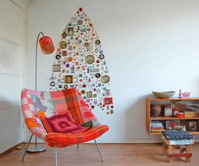 новогодняя елка на стене