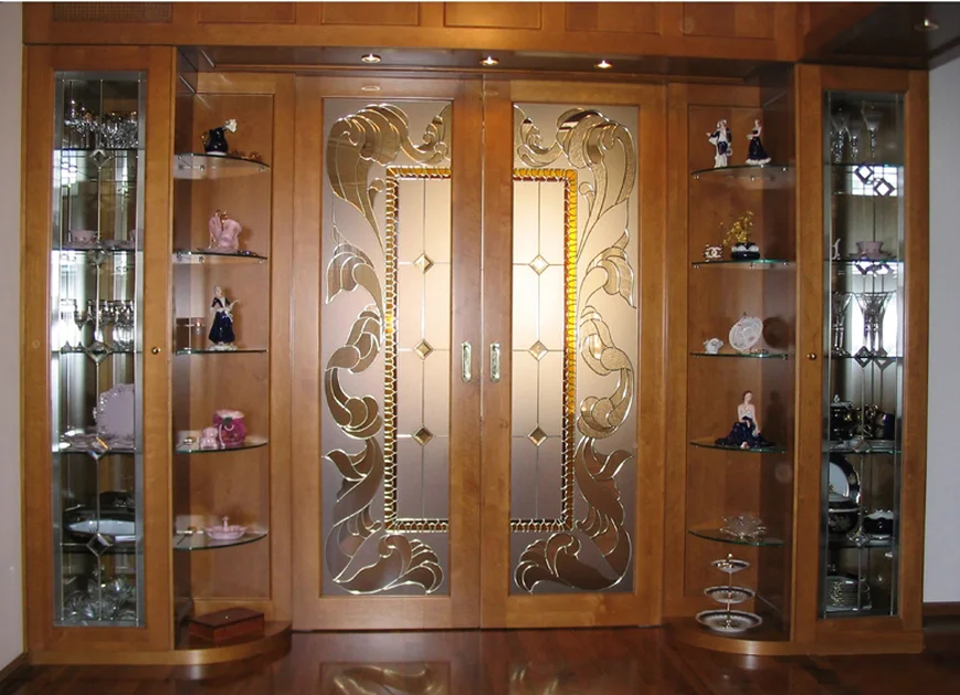 Витражные шкафы-купе