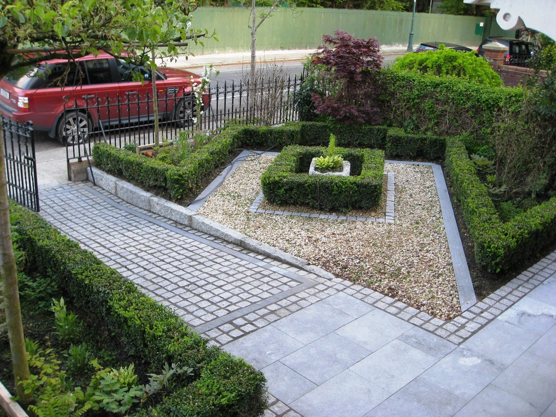 Дизайн маленького двора