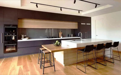 дерево в дизайне кухни