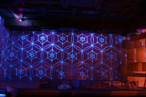 Люмінесцентні (люмінофорні) фарби для оформлення стіни Люмінесцентні (люмінофорні) фарби для оформлення стіни