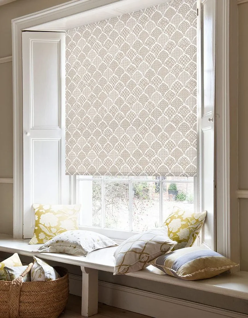 Рулонные шторы. Современное оформление окна