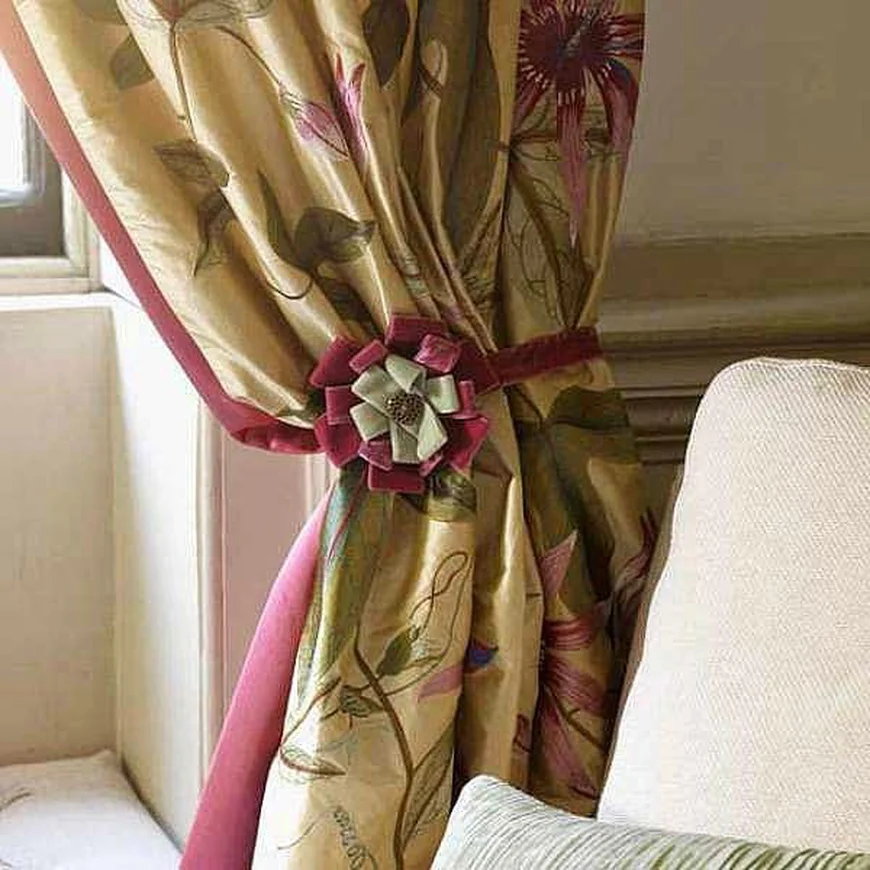 Декор для штор из тесьмы и лент