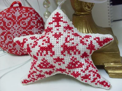 украшения интерьера с вышивкой