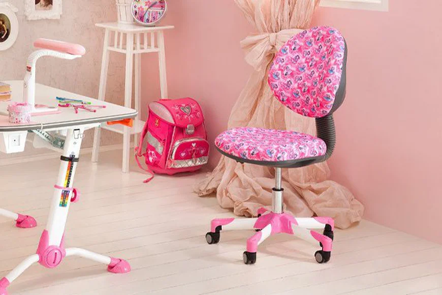 Комп'ютерне крісло для дівчинки