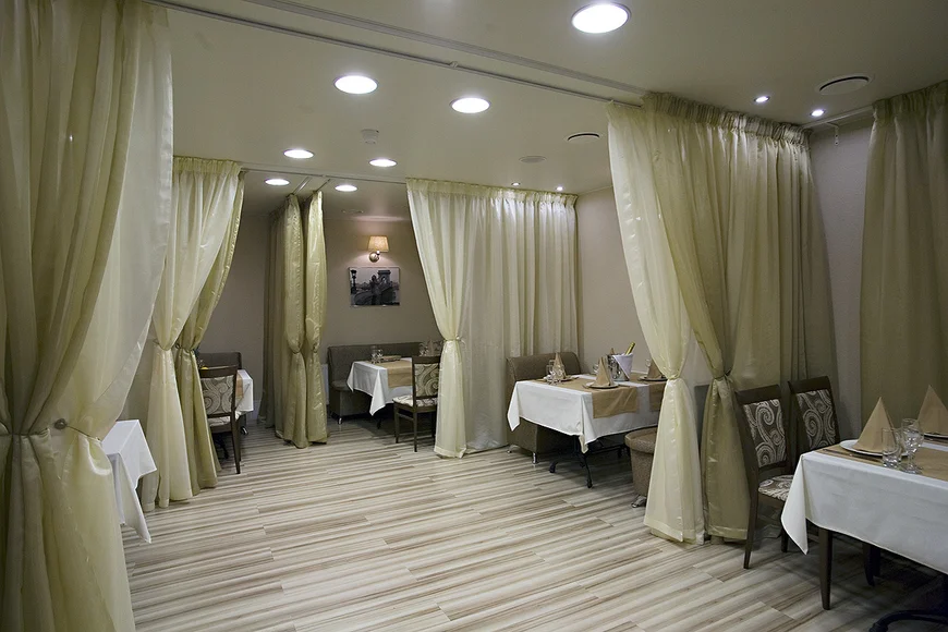 Ресторан «MustHave» в стиле неоклассика