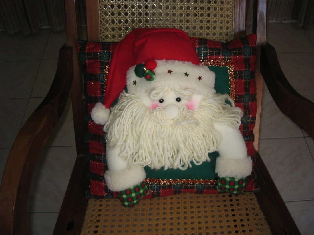 Декоративная подушка Санта