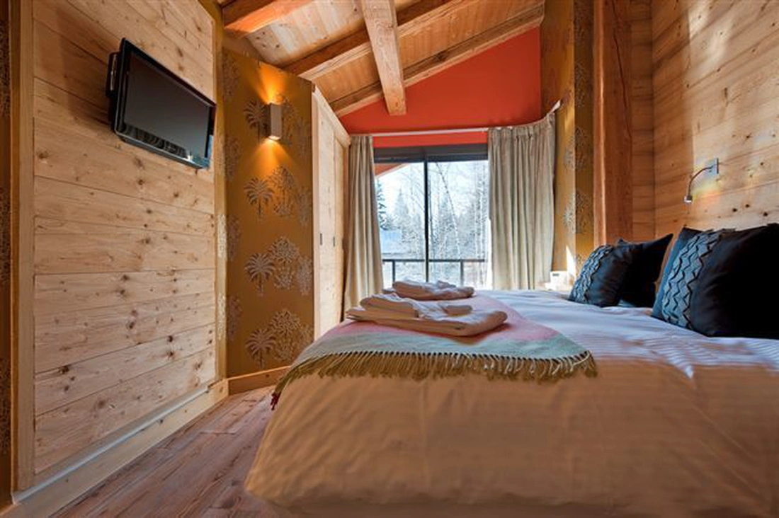 Спальня в альпийском шале