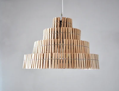 светильник из прищепок