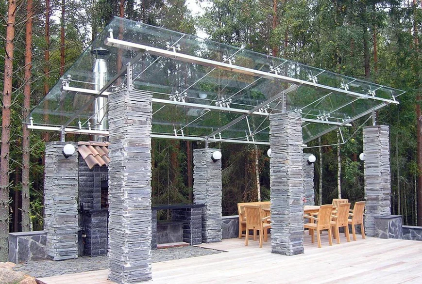 Применяются современные материалы в сочетании с природными Применяются современные материалы в сочетании с природными