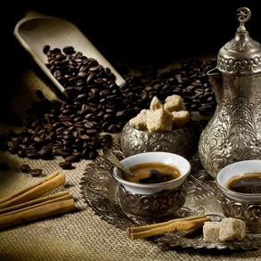 Роскошь, яркость и блеск шикарных материалов и неожиданных сочетаний.