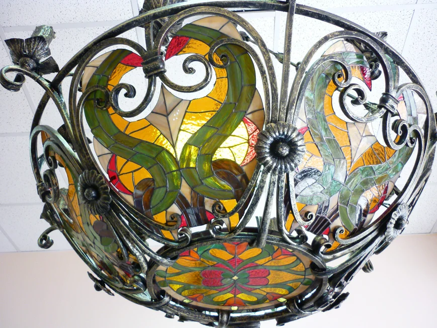 Люстра:ковка и витраж в технике Тиффани