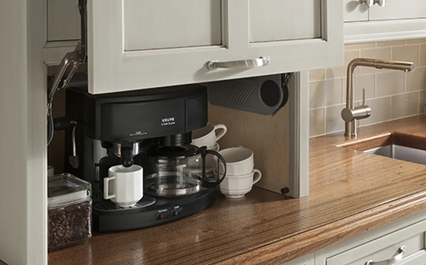 Шкаф с подъемным механизмом двери