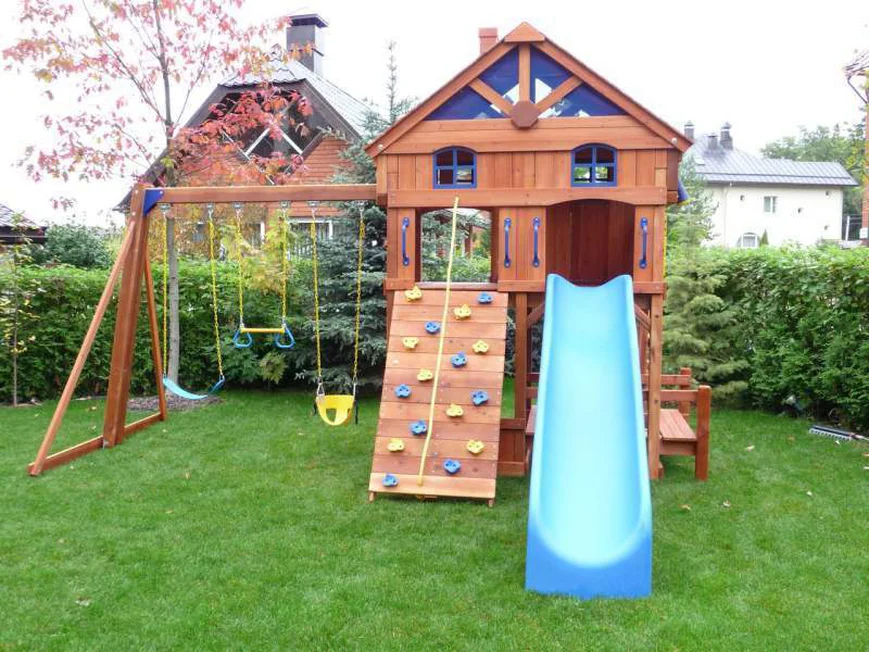 Оградите игровую площадку живой изгородью