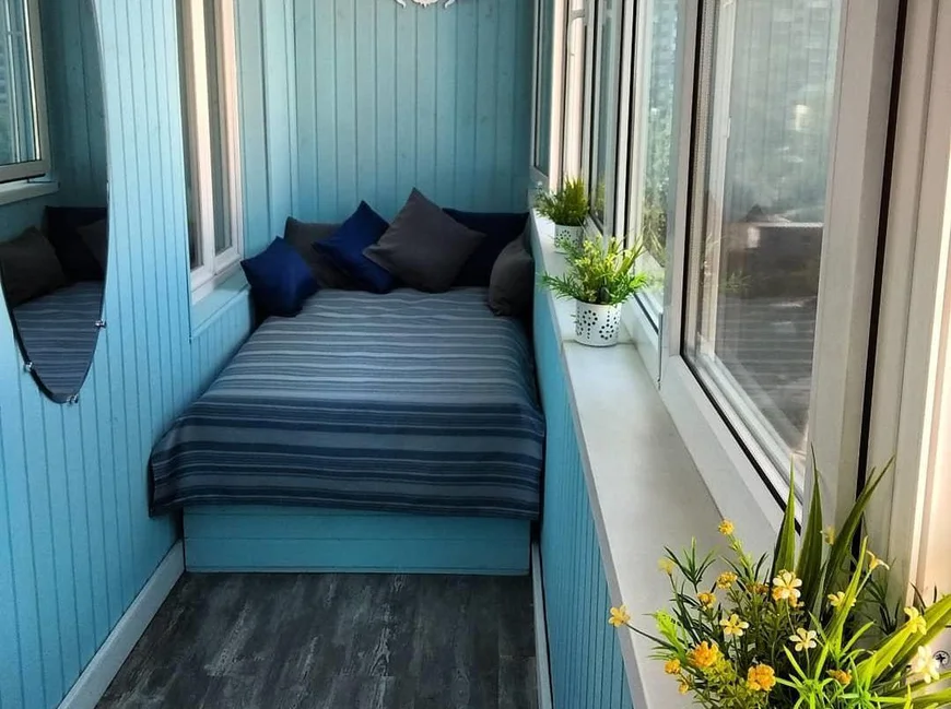 Крашенная вагонка на балконе Крашенная вагонка на балконе