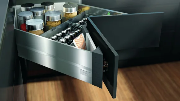 SPACE CORNER BLUM 4