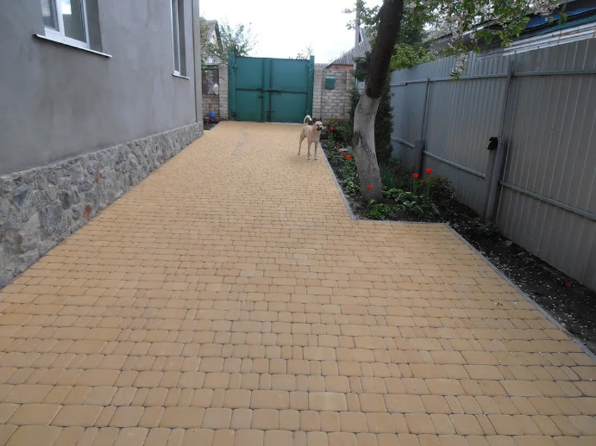 Центральная часть двора Центральная часть двора